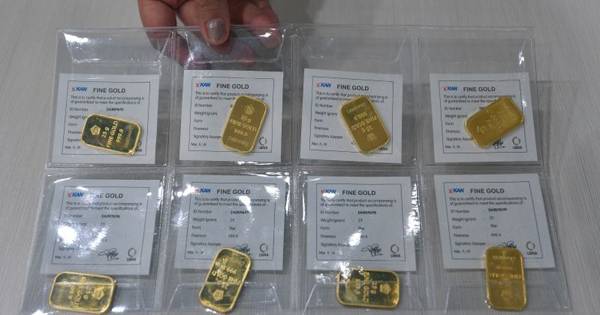 Pekan Lalu, Harga Emas Spot Melemah 1,8%