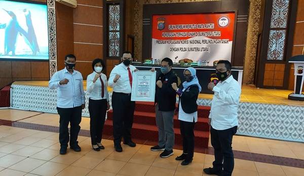 Polrestabes Medan Terima Penghargaan dari Komnas PA