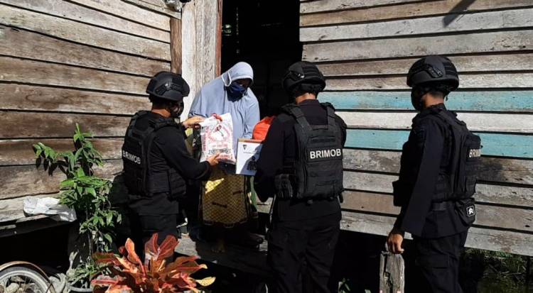 Brimob Sumut Kembali Lakukan Penyaluran Sembako, Masa Pandemi