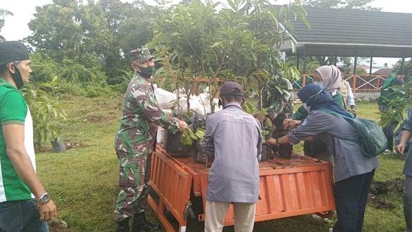 Kodim 0312/Padang Tanam Pohon Peringati Hari Gerakan Satu Juta Pohon Sedunia