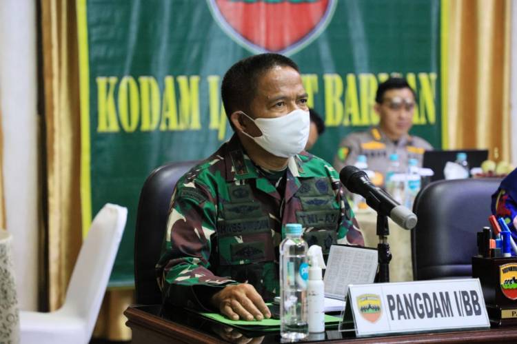 Pangdam I/BB Ikuti Rakor Penegakkan Disiplin Prokes Covid-19 Secara Virtual dengan Menko MI