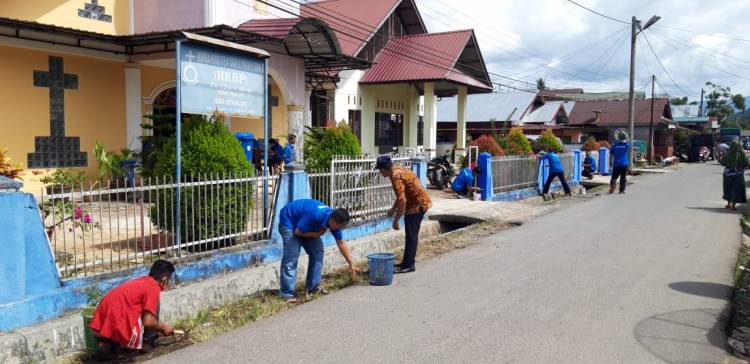 GAMKI dan BKPRMI Kecamatan Badiri Gelar Gotong-Royong Serentak Membersihkan Rumah Ibadah.