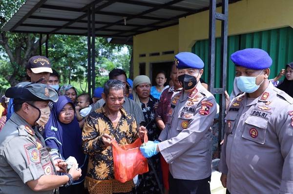 Bantu Penanganan Banjir, Tim SAR Ditpolair Korpolairud Baharkam Polri Dikerahkan ke Kedungwaringin