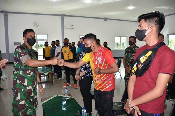 Kolonel Febriel Luncurkan Jersey Tim Sepakbola PS Gupala dan Gupala Volly