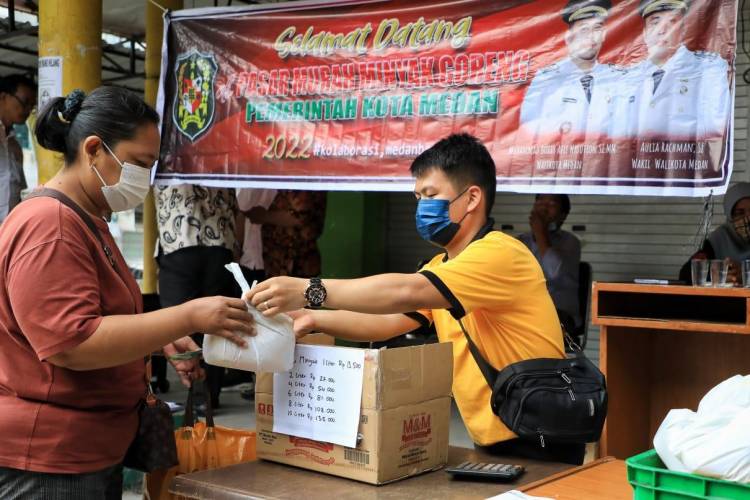 Dengan Harga Per Liter Rp 13.500, Pemko Medan Kembali Gelar Operasi Pasar Minyak Goreng Murah