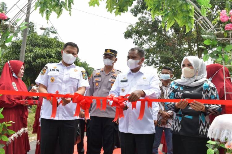 Gerak Cepat Pembangunan Infrastruktur, Bupati-Wakil Bupati Sergai Hadiri Syukuran Jalan Desa Bajaronggi