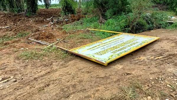 FWP Kecam Preman Bayaran Robohkan Plang di Lokasi Lahan