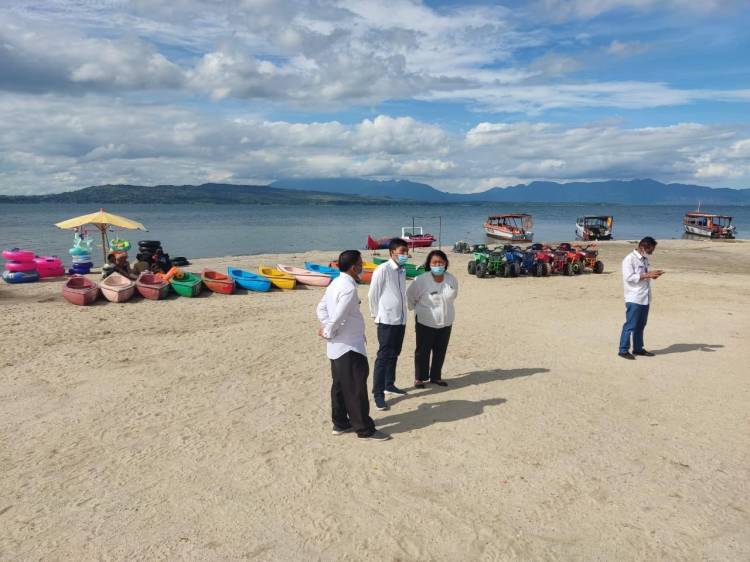Wabup Toba Tinjau Pantai Lumban Bulbul