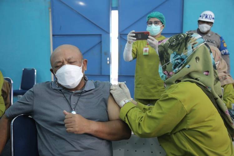 Untuk Mencegah Penyebaran Covid, 313 Pegawai PLN UIW Sumut Laksanakan Vaksin Booster