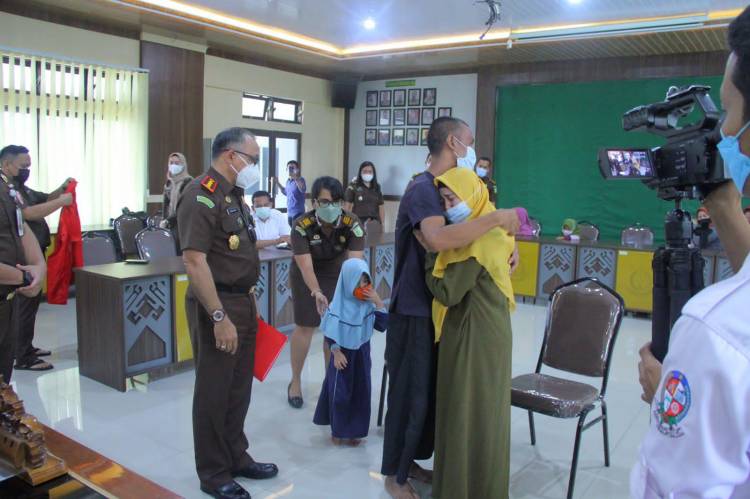 Laksanaan Restorative Justice, Kejari Deliserdang Hentikan Penuntutan Suami Penganiaya Istri