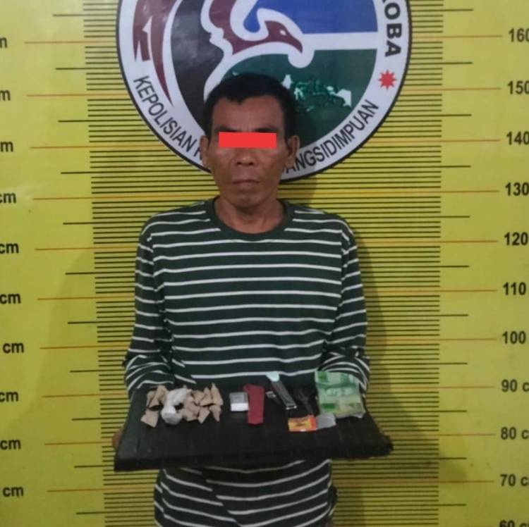 Tiga Bagundal Narkoba Diseret Ke Kantor Polisi