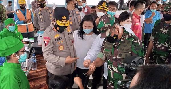 Tinjau Vaksinasi di Karo, Pangdam I/BB Ingatkan Tetap Jaga Prokes