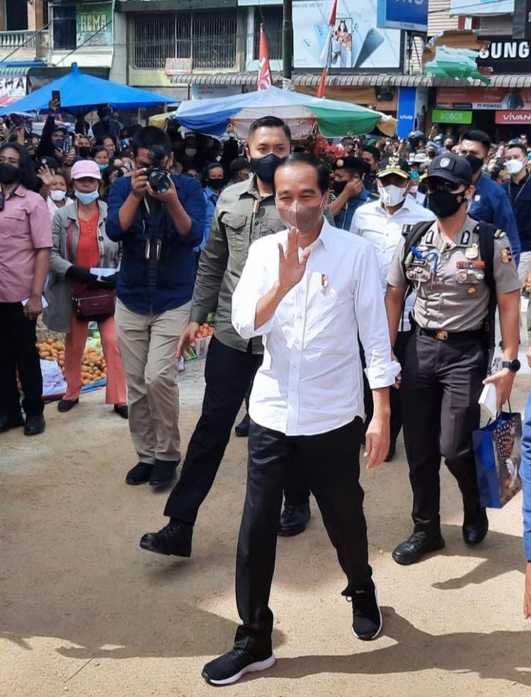 TNI-Polri Amankan Kedatangan Jokowi Di Kabupaten Toba