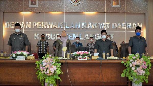 Syah Afandin Hadiri Paripurna Penyampaian Hasil Reses DPRD Langkat