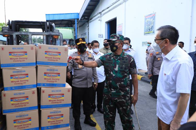 Pangdam I/BB dan Kapolda Sumut  peduli dan respon atas kelangkaan Minyak Goreng di pasaran