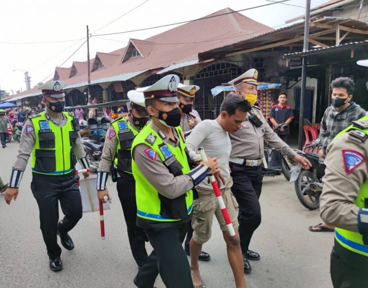Kantongi Sabu Pengendara Motor Ditangkap Sat Lantas
