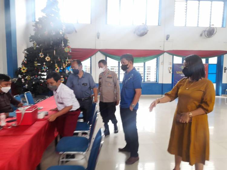 Bertempat di Gedung Plaza Medan Fair, Polsek Medan Baru Gelar Vaksinasi Massal