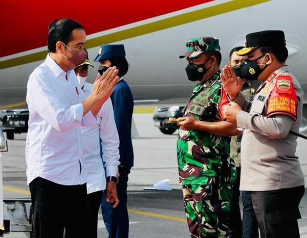 Kapolda Sumut Sambut Kedatangan Presiden RI