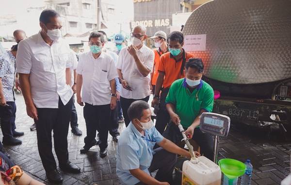 Sidak Pasar dan Distributor di Surabaya, Mendag Masih Temukan Harga Migor Curah Rp 20 Ribu/Liter