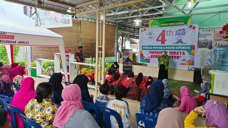 YAFSI Rayakan 4 Tahun Rupin dan Poli di Kelurahan Amplas