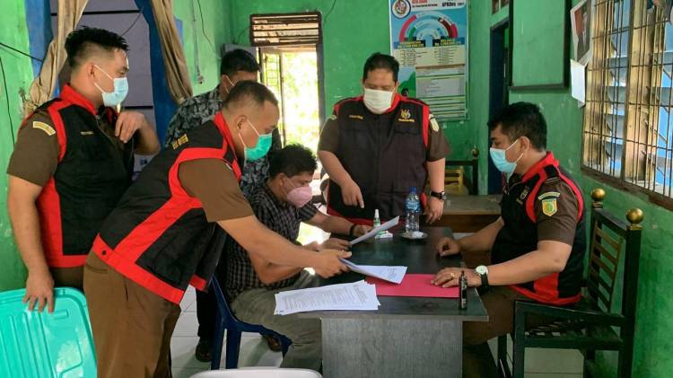 Pidsus Kejaksaan Cabang Pancurbatu Lakukan Penggeledahan