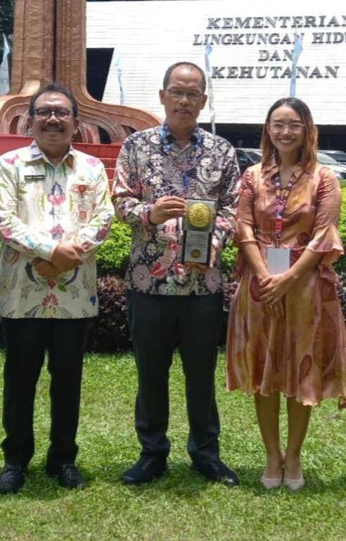 Bupati Dosmar Terima Piala Adipura 2022, Menteri LHK : Tidak Gampang Mendapatkan Adipura
