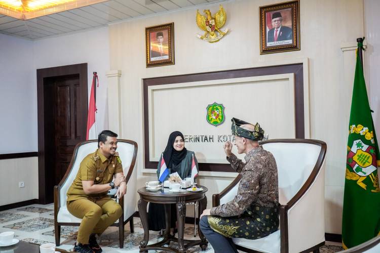 Dubes Belanda Tawarkan Bobby Nasution Kerjasama Penanganan Sampah