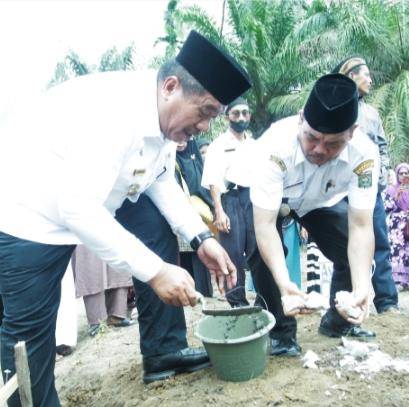 Wabup Asahan Letakkan Batu Pertama Pembangunan Ponpes Tahfidzul Qur'an