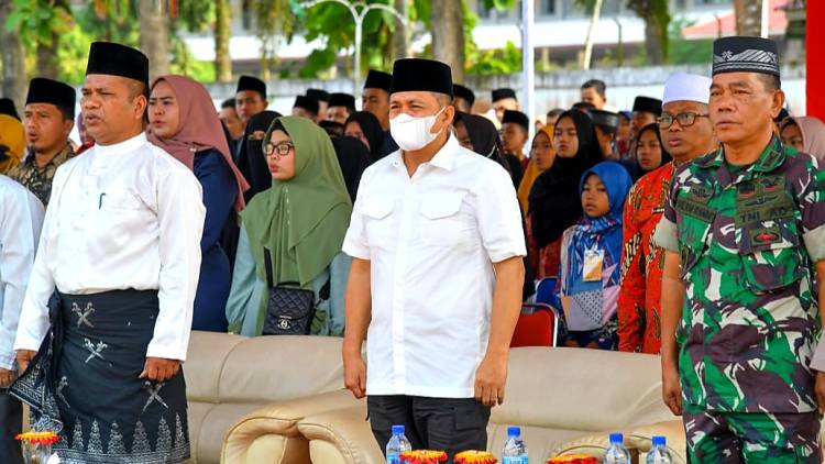 Hadiri Pembukaan STQ, Bupati Zahir : Momen Memasyarakatkan Nilai Al Qur'an