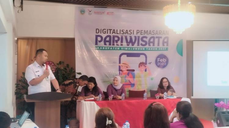 Sosialisasi Digitalisasi Pemasaran Pariwisata bagi pelaku wisata Parapat
