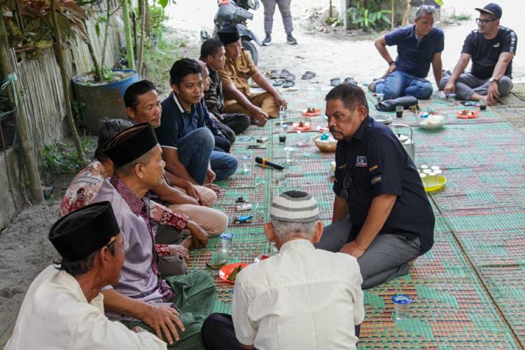 Tanggapi Warga Desa Kubah Sentang Minta Perbaikan Jalan, NasDem Siap Perjuangkan