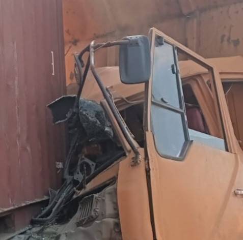 Gegara Rem Blong, Nyawa Supir Truk Melayang di Bundaran KIM II Belawan