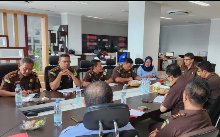 Wakajati Sulteng Emilwan Ridwan "Tancap Gas" Langsung Pimpin Rapat Dengan Bidang Pidum