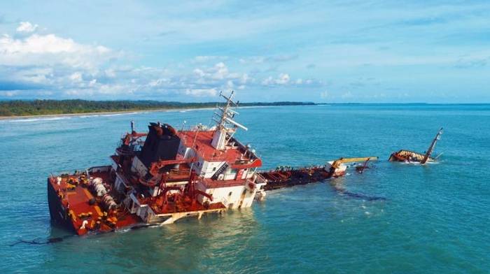 1.900 Ton Aspal Cemari Laut Nias Utara, Parlindungan Purba Minta Seluruh Stakeholder Segera Mengambil Tindakan