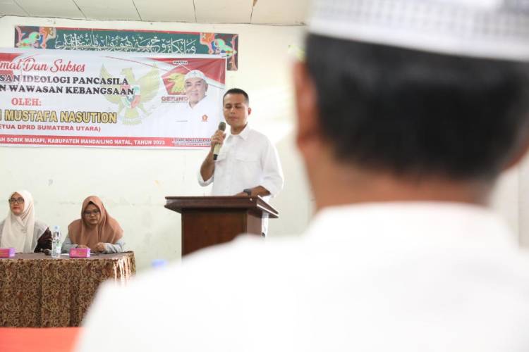 Musa Rajekshah Ikut Berikan Penguatan Ideologi Pancasila ke Santri Ponpes Musthafawiyah Purba Baru