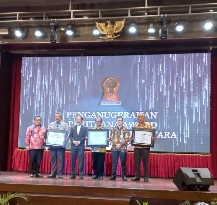 Pemkab Tapsel Raih Peringkat 1 Penghargaan BPJS Ketenagakerjaan Sumut, Bupati Dolly : Kami Fokus dengan Perlindungan Masyarakat!