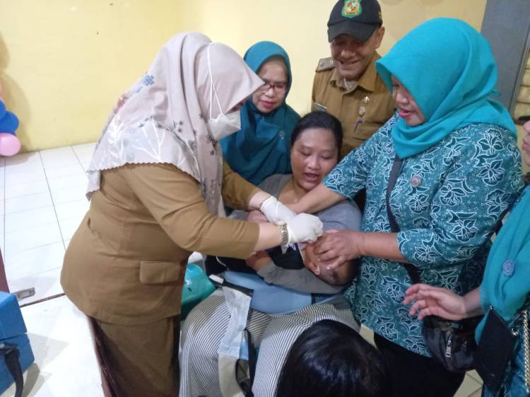 Ciptakan Generasi Emas Dan Sehat, Kelurahan Durian Adakan Posyandu Vaksin Polio