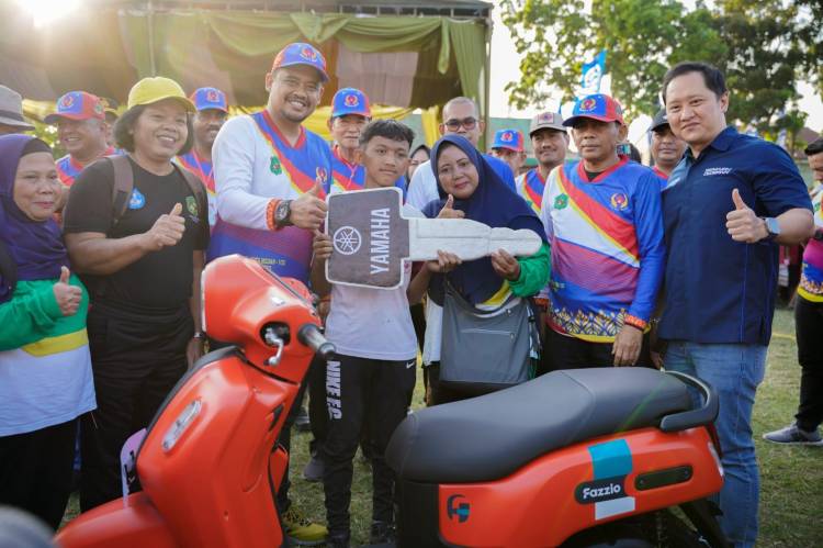 Bocah Yatim Piatu Raih Doorprize Sepeda Motor Dalam Acara Pembukaan Porwil Ke-VIII Tahun 2023