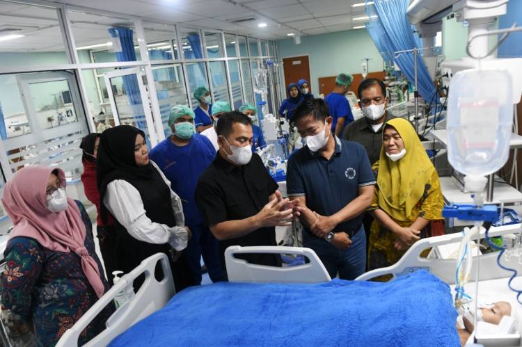 Pj Gubernur Sumut Kunjungi Sakira Nayla Lubis yang Mengalami Cedera Tengkorak Kepala