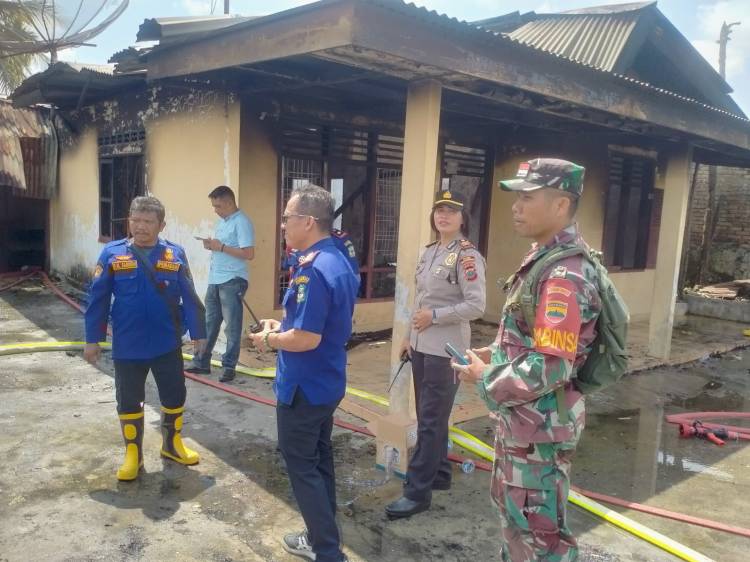 Kapolsek AKP Relina Lumbangaol, Pimpin Olah TKP Kebakaran Rumah Warga di Siantar