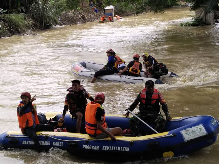 Pencarian Remaja Tenggelam di Sungai Barabai Kalimantan Selatan