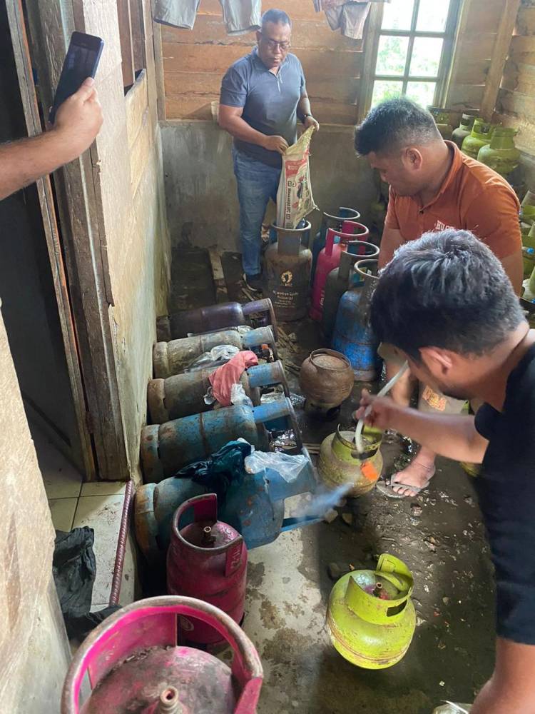 Polda Sumut Ringkus 2 Pengoplos Gas