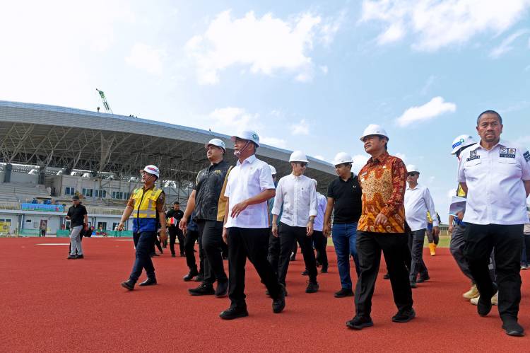 Tinjau Sport Centre Bersama Menko PMK dan Menpora, Pj Gubernur Sumut Optimis Stadion Sepakbola Rampung Juli
