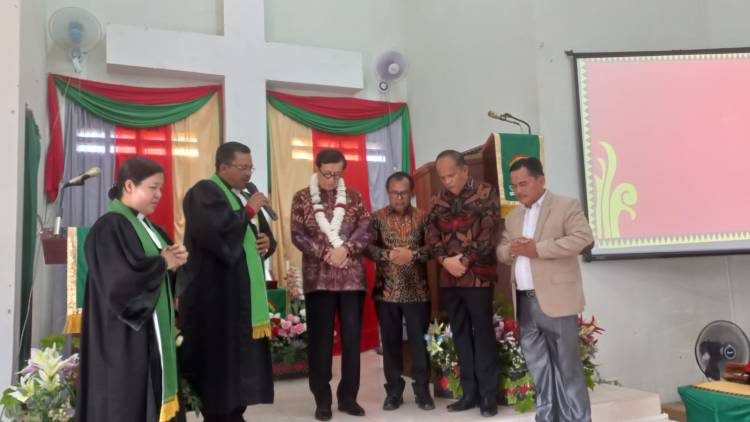 Hadiri HUT ke-27 Gereja BNKP Resort-42 Tanjung Anom, Menkumham:Seluruh Jemaat Harus Bersatu Agar Pembangunan Dapat Terwujud