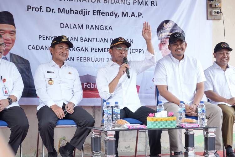 Warga Medan Bisa Berobat Gratis Pakai KTP, Menko PMK Puji Bobby Nasution