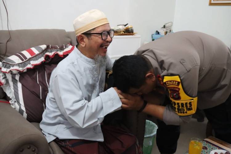 Kapolres Madina dan PJU Sowan ke Rumah Buya Ibrahim Zannun