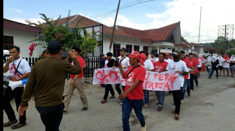 Protes Dugaan Intimidasi Pemilih, PSI Taput Geruduk KPU dan Bawaslu