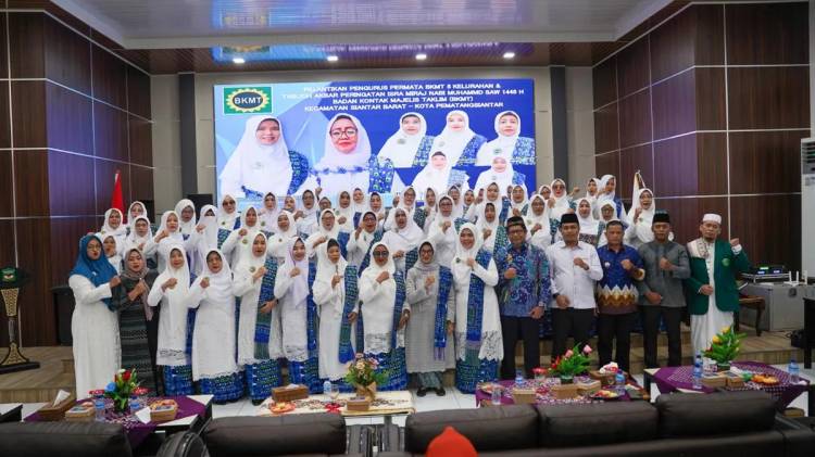 Pelantikan dan Pengukuhan Pengurus Permata BKMT di Gedung Serbaguna Pemko Siantar