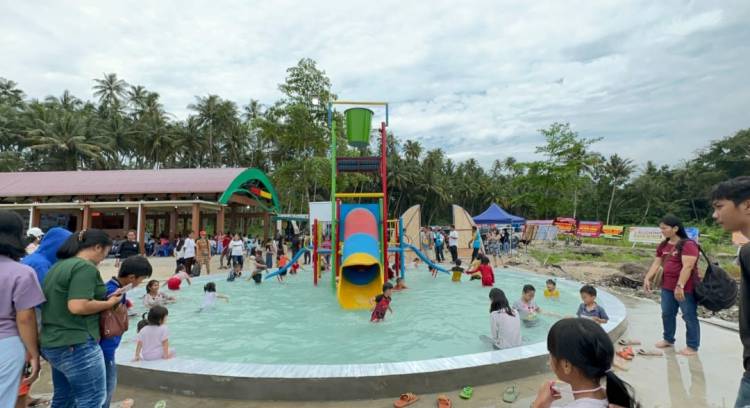 PLN Alirkan Listrik di Objek Wisata Pantai Kamadu Nias Barat