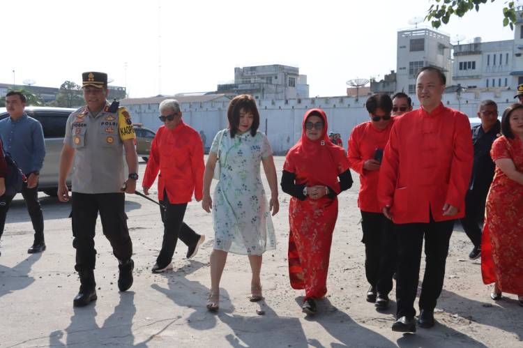 Kapolres Siantar Bersama Forkopimda Kunjungi Vihara, Perayaan Imlek ke 2575 Kongzii 2024